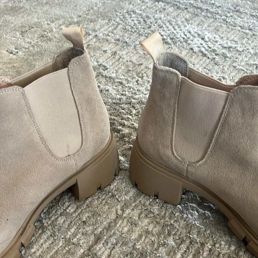Steve Madden Howler Tan Leather Chelsea Ankle Boot Size 9 Chunky Heel Boho EUC